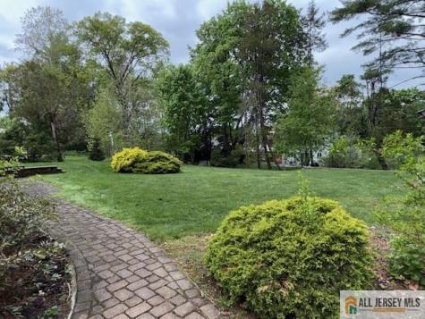 6 Greenbrae Court East Brunswick NJ 08816