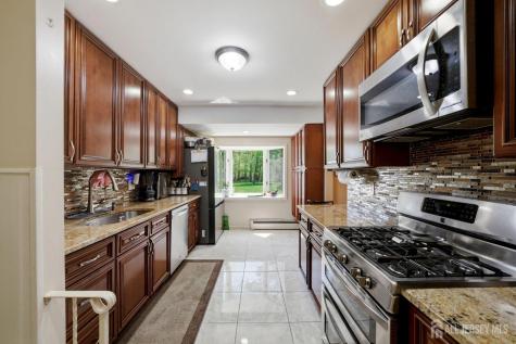 34 Ventnor Drive Edison NJ 08820
