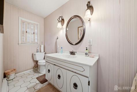 34 Ventnor Drive Edison NJ 08820