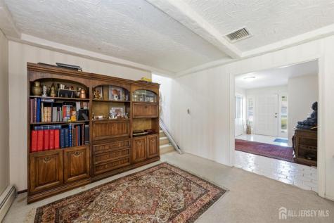 34 Ventnor Drive Edison NJ 08820