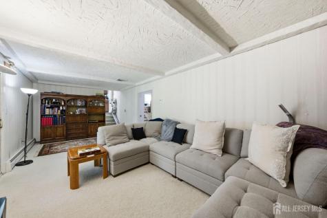 34 Ventnor Drive Edison NJ 08820