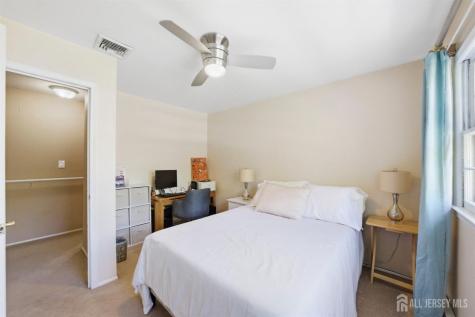 34 Ventnor Drive Edison NJ 08820