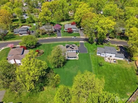 34 Ventnor Drive Edison NJ 08820
