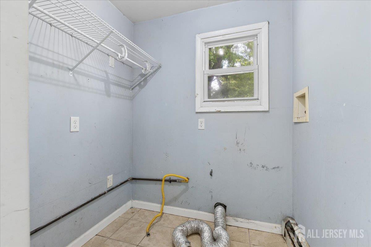 37 Hensler Lane Sayreville NJ 08872