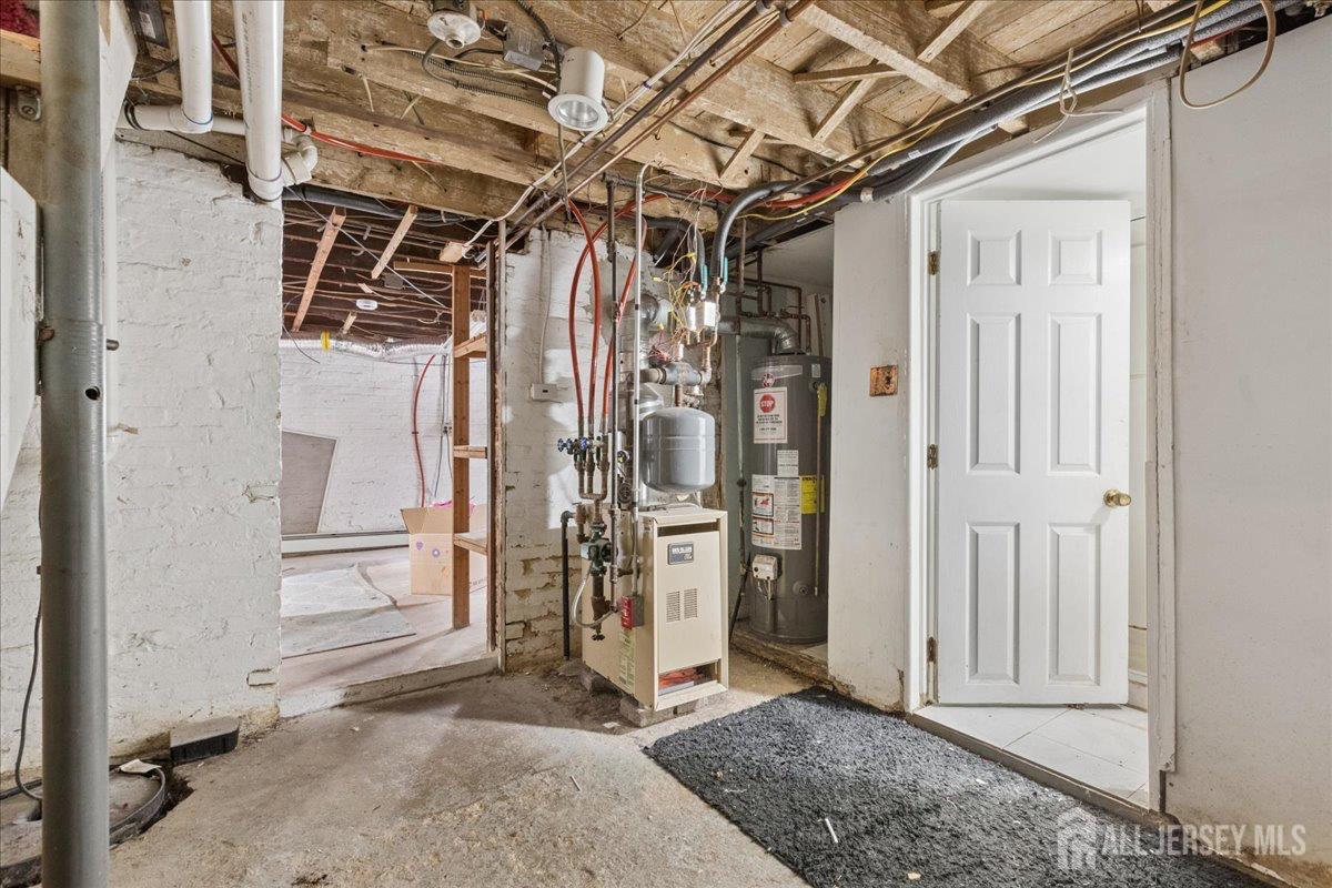 37 Hensler Lane Sayreville NJ 08872