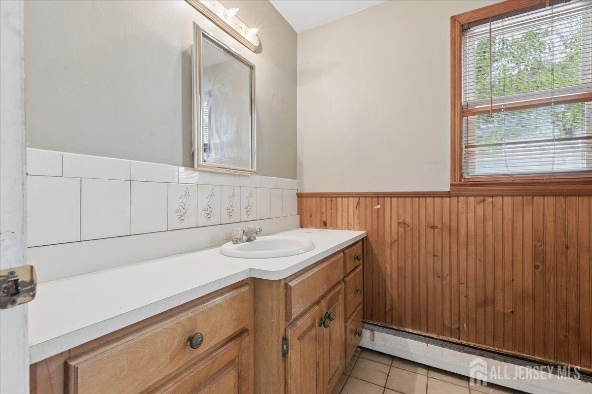 37 Hensler Lane Sayreville NJ 08872