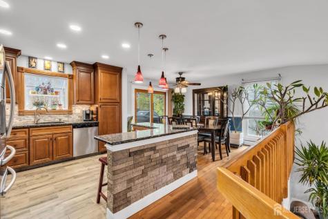 17 Heritage Drive Howell NJ 07731