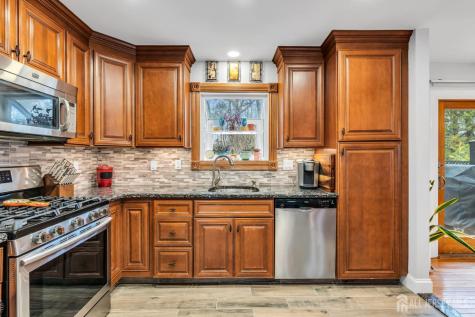17 Heritage Drive Howell NJ 07731
