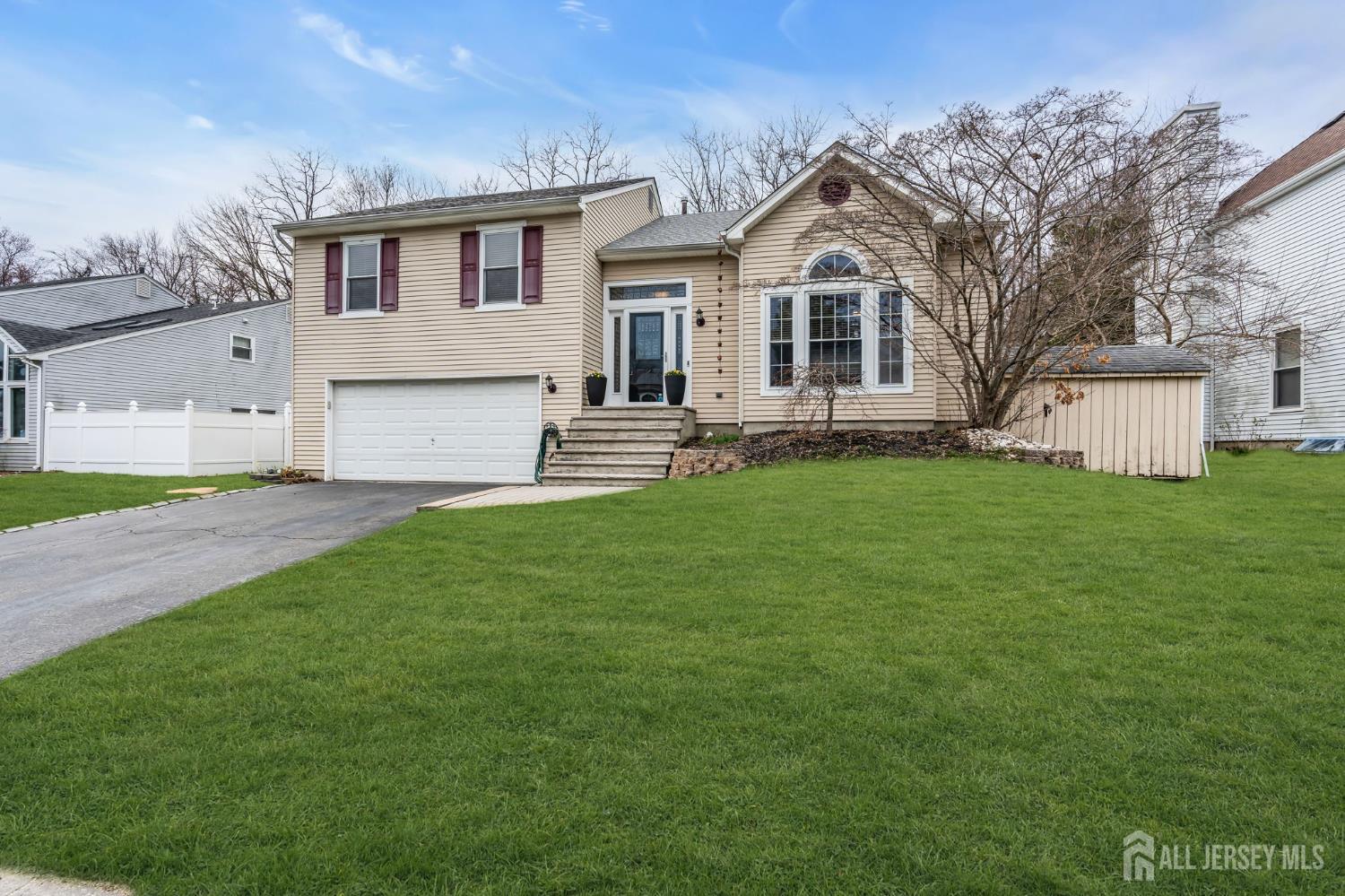 17 Heritage Drive Howell NJ 07731