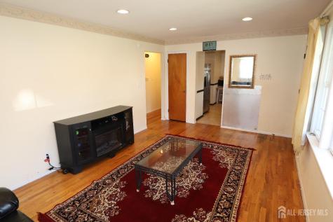 89 Oak Lane Edison NJ 08817