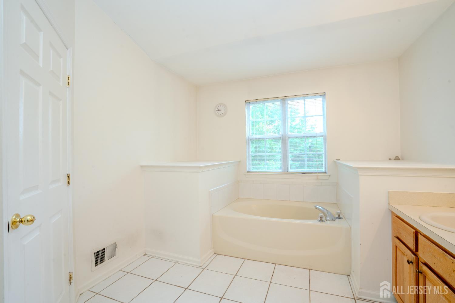 1604 Yarrow Circle South Brunswick NJ 08810