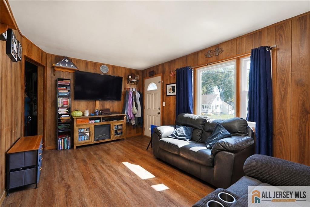 485 E Woodbridge Avenue Avenel NJ 07001