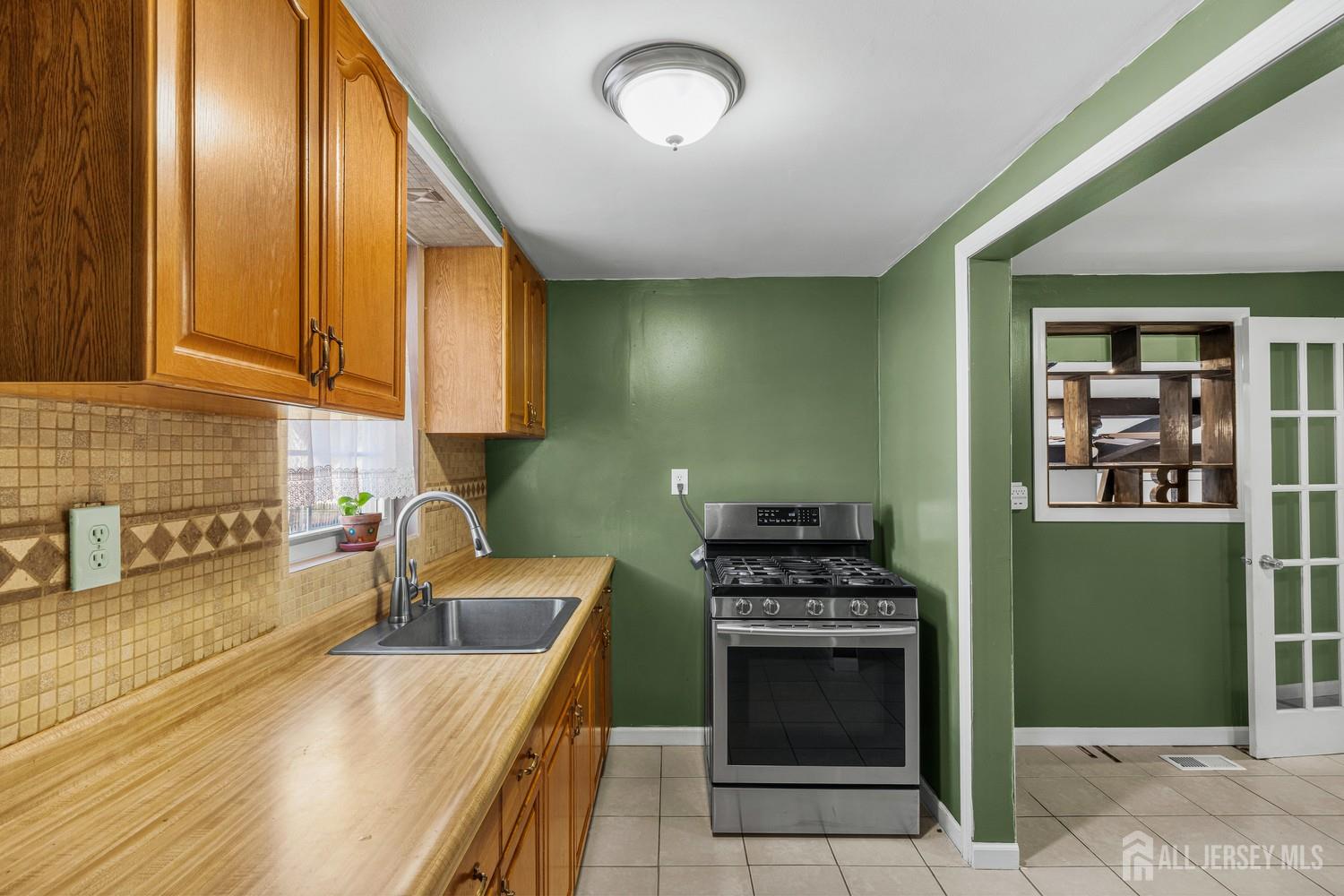 764 Carlock Avenue Perth Amboy NJ 08861