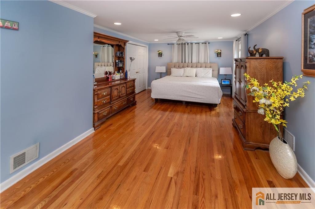 429 Edgeworth Street Middlesex NJ 08846