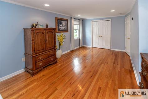 429 Edgeworth Street Middlesex NJ 08846