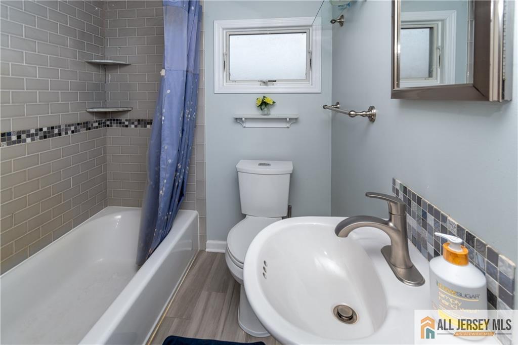 429 Edgeworth Street Middlesex NJ 08846