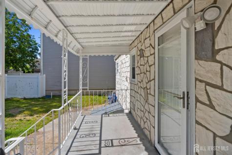 18 John Street Carteret NJ 07008