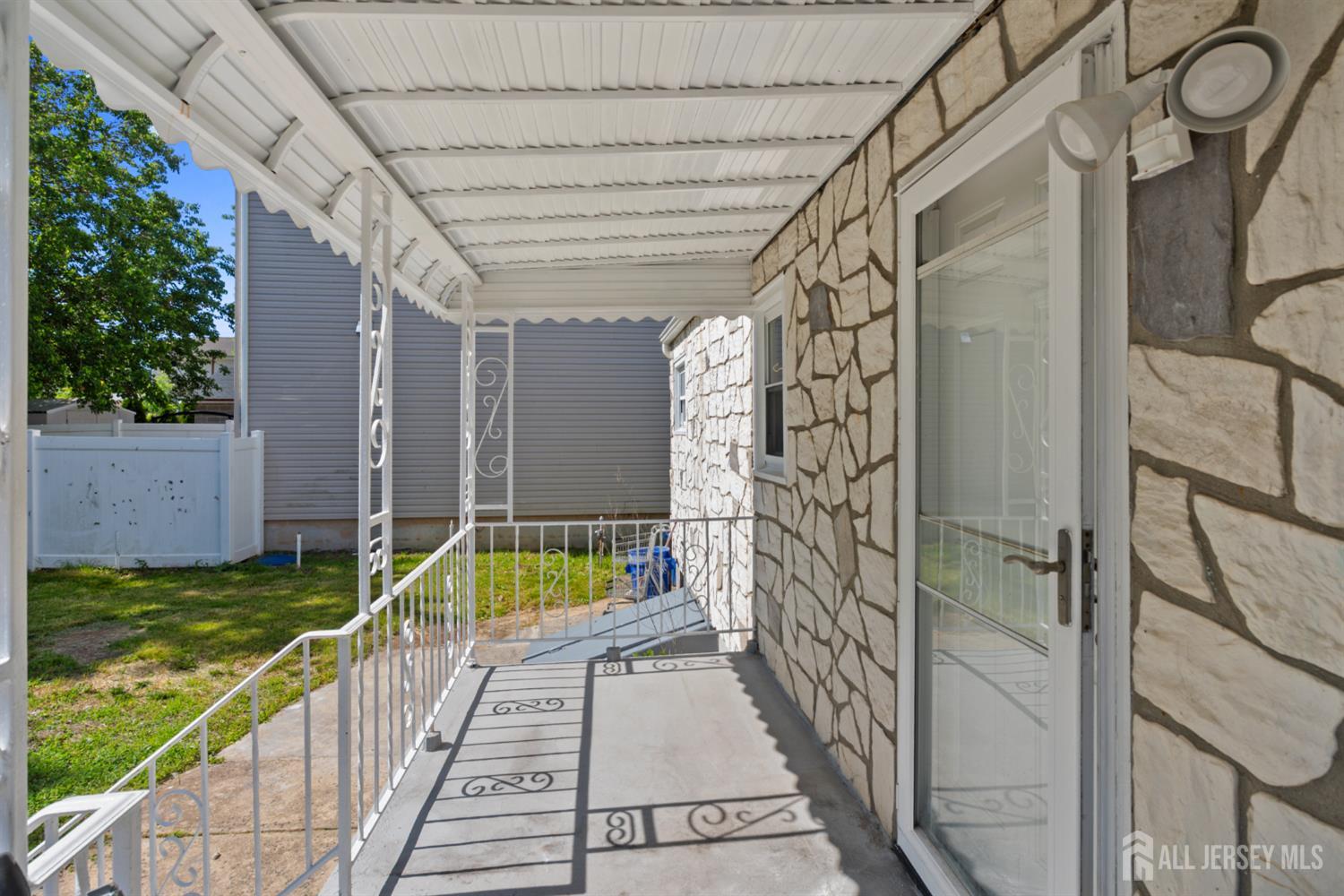 18 John Street Carteret NJ 07008