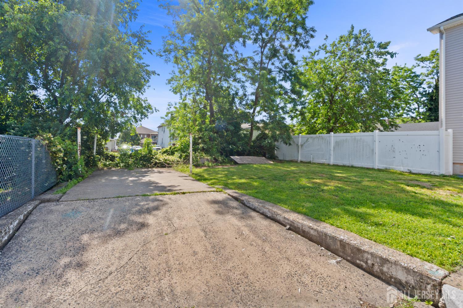 18 John Street Carteret NJ 07008