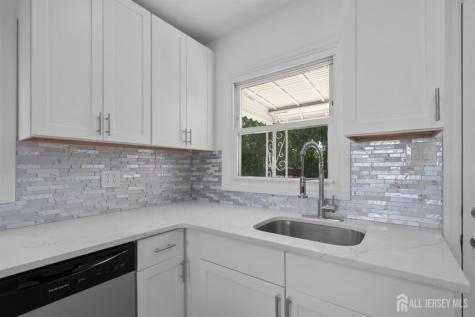 18 John Street Carteret NJ 07008