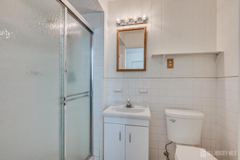 8 Woodmere Road North Brunswick NJ 08902