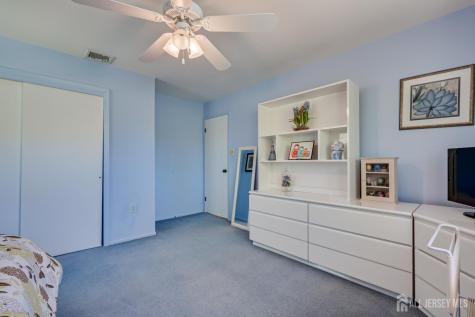 8 Woodmere Road North Brunswick NJ 08902