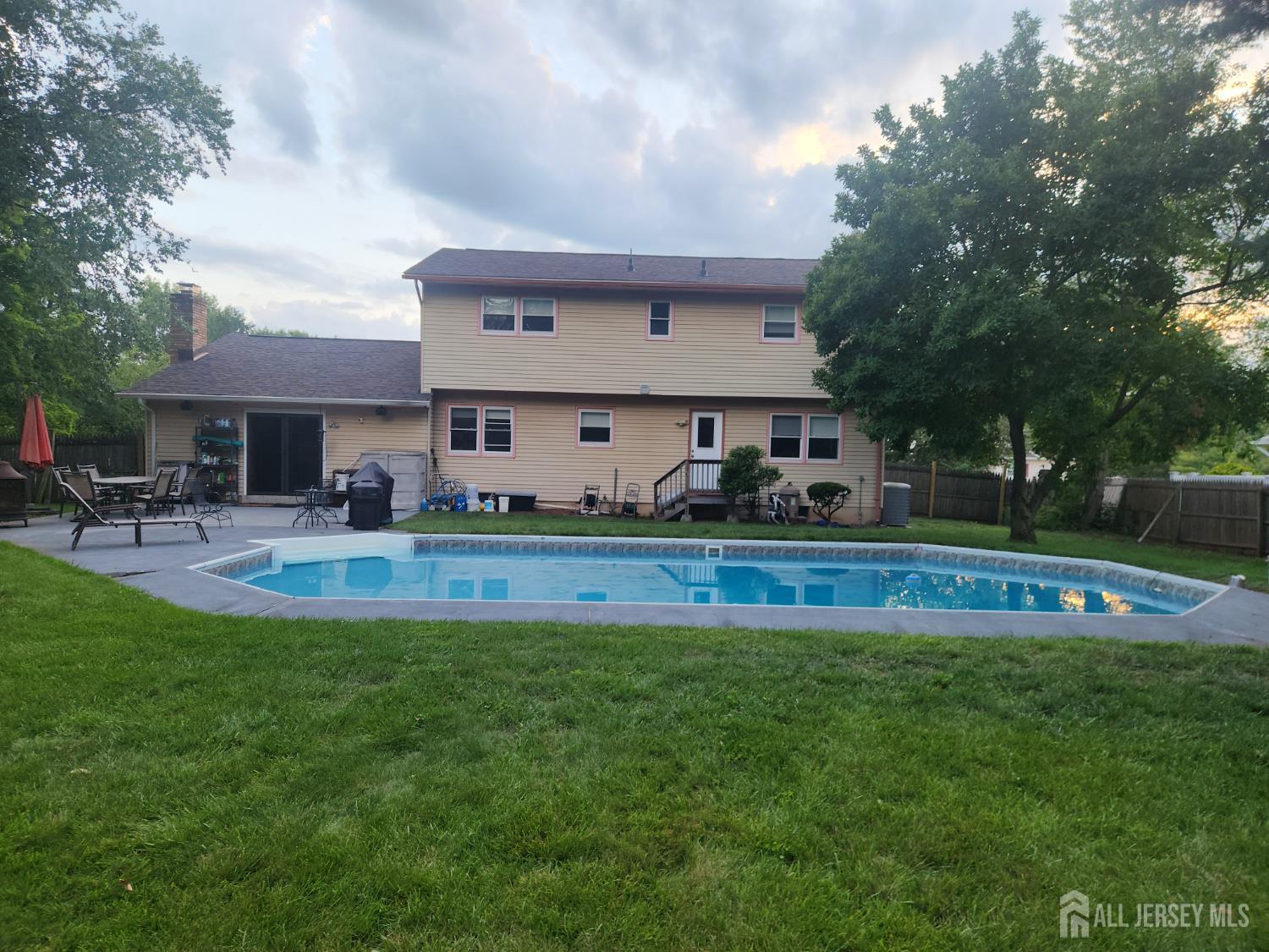83 Hidden Lake Drive North Brunswick NJ 08902