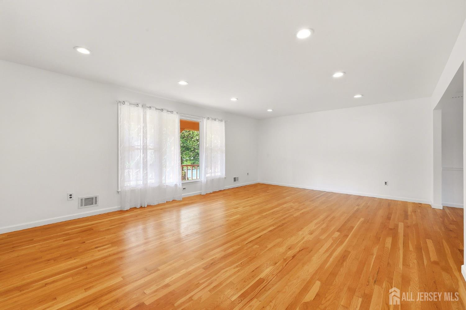 83 Hidden Lake Drive North Brunswick NJ 08902