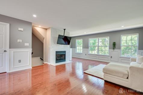 41 Rojewski Way Parlin NJ 08859