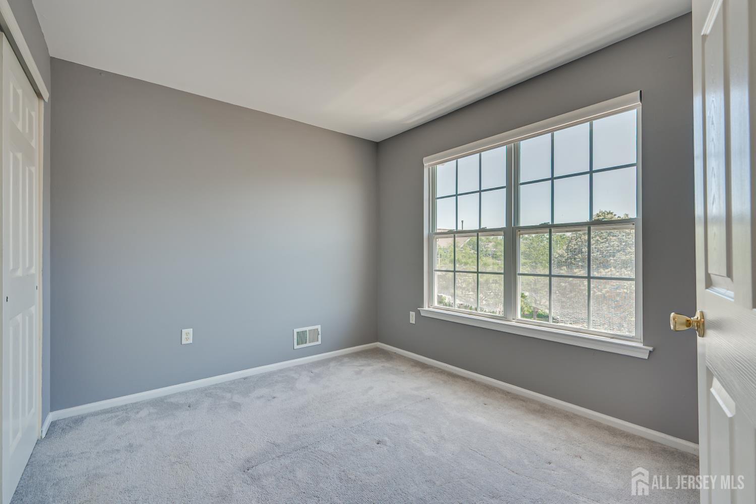 41 Rojewski Way Parlin NJ 08859