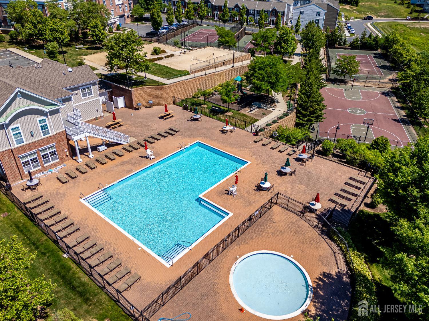 41 Rojewski Way Parlin NJ 08859