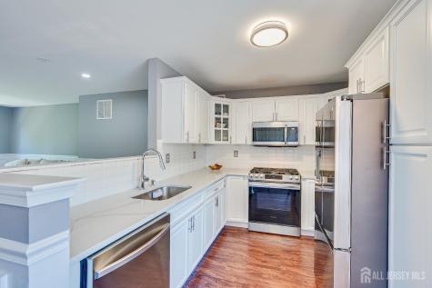 41 Rojewski Way Parlin NJ 08859