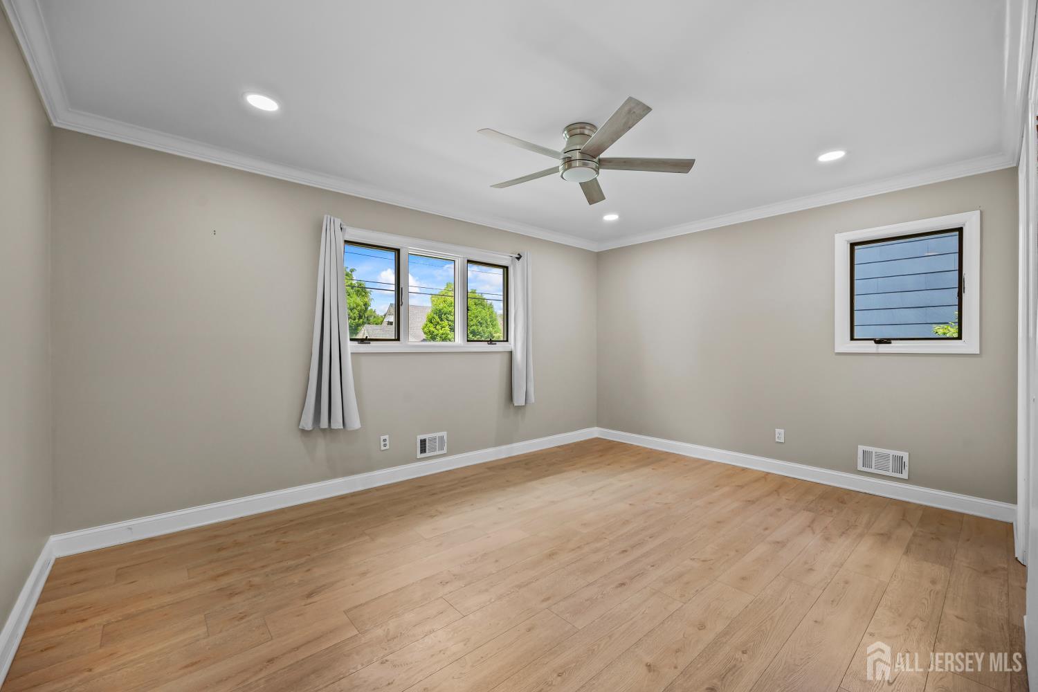 16 Venus Road South Amboy NJ 08879