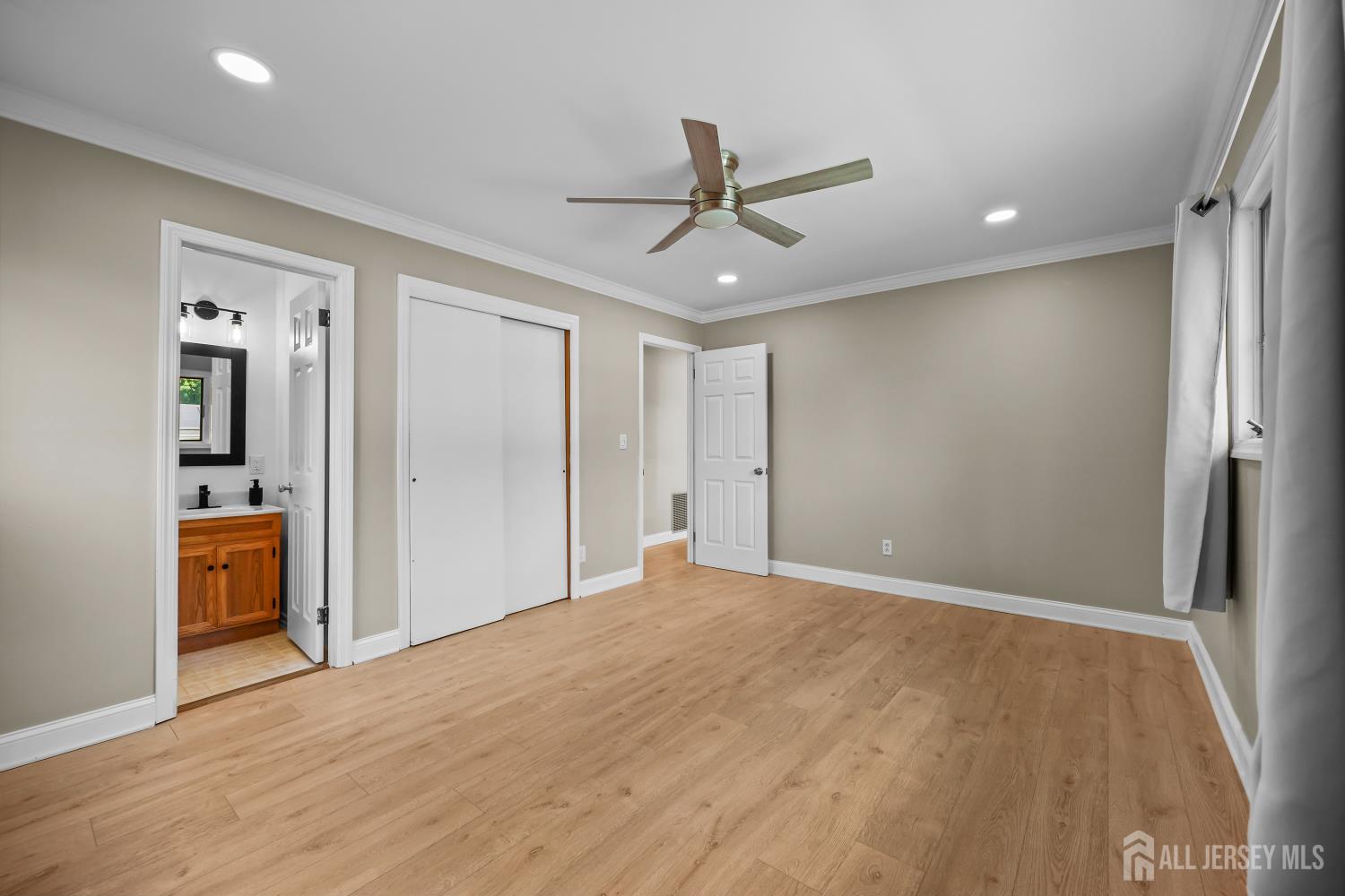 16 Venus Road South Amboy NJ 08879