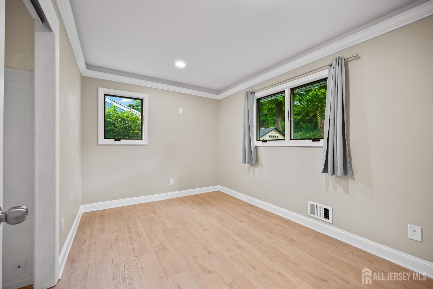 16 Venus Road South Amboy NJ 08879