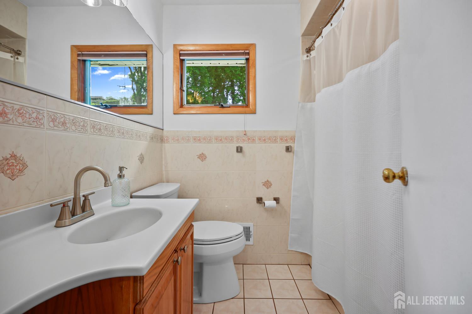 16 Venus Road South Amboy NJ 08879