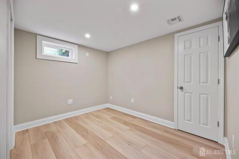 16 Venus Road South Amboy NJ 08879