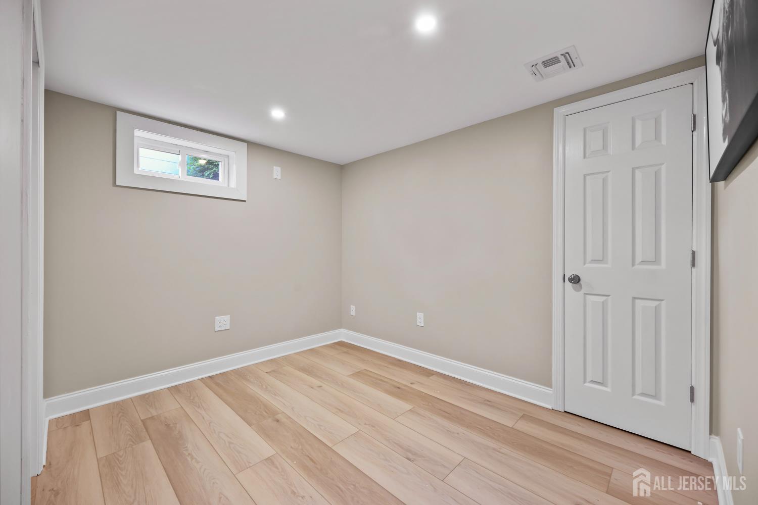 16 Venus Road South Amboy NJ 08879
