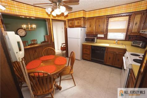 32 Predmore Avenue Colonia NJ 07067