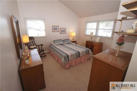 32 Predmore Avenue Colonia NJ 07067