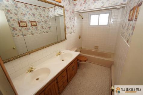 32 Predmore Avenue Colonia NJ 07067