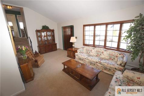 32 Predmore Avenue Colonia NJ 07067