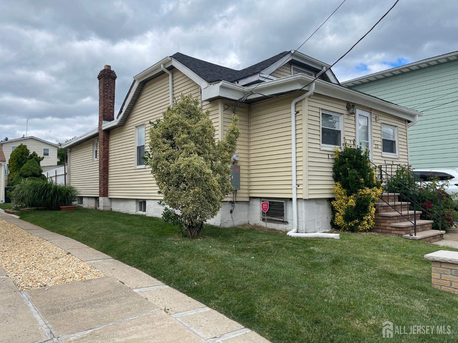 258 Randolph Street Carteret NJ 07008