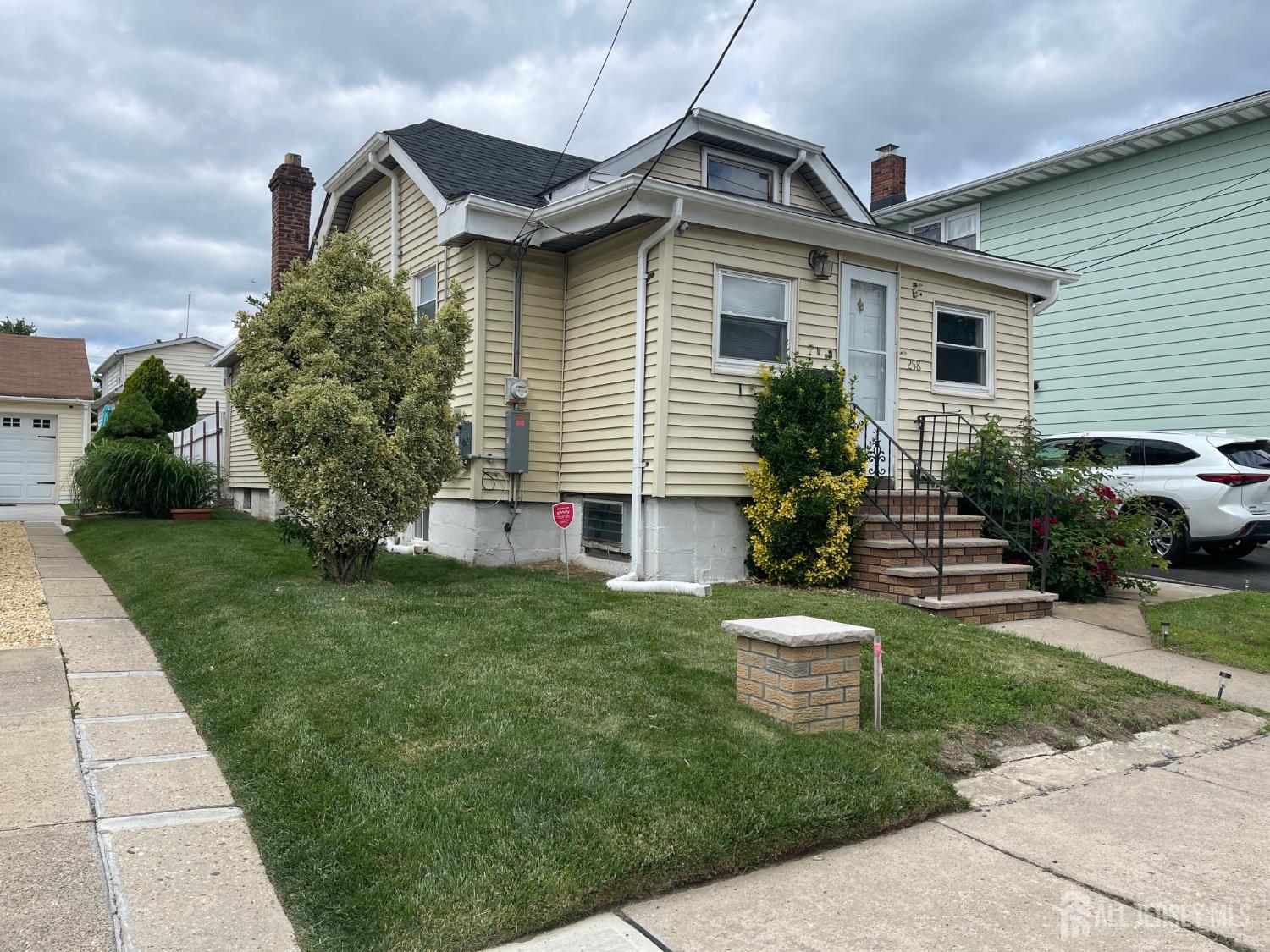 258 Randolph Street Carteret NJ 07008