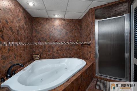 2025 Oak Tree Road Edison NJ 08820
