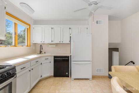 15 Pinho Avenue Carteret NJ 07008