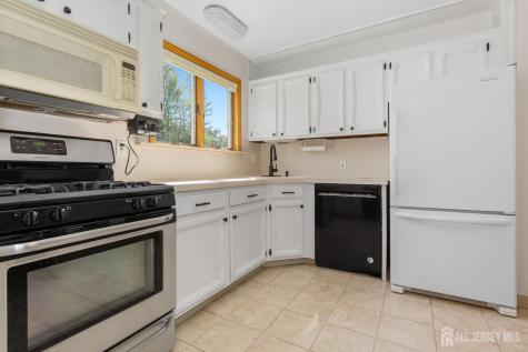 15 Pinho Avenue Carteret NJ 07008