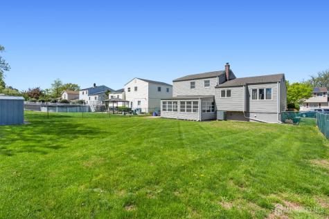 15 Pinho Avenue Carteret NJ 07008