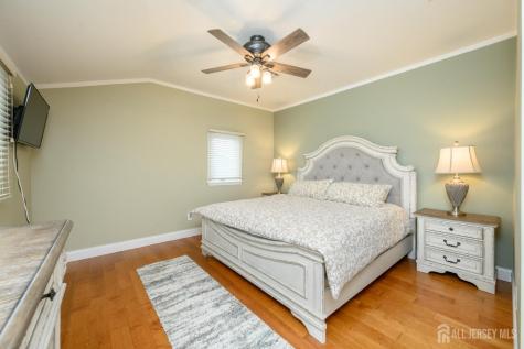 112 Mckinley Avenue Colonia NJ 07067