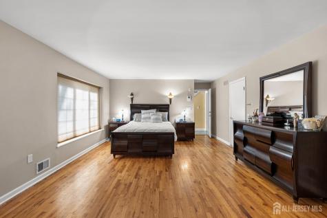 8 Crommelin Court East Brunswick NJ 08816